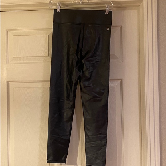 Bandier Center Stage Black Shine Leggings Sz S.  NWT.  Box21 - Picture 3 of 5